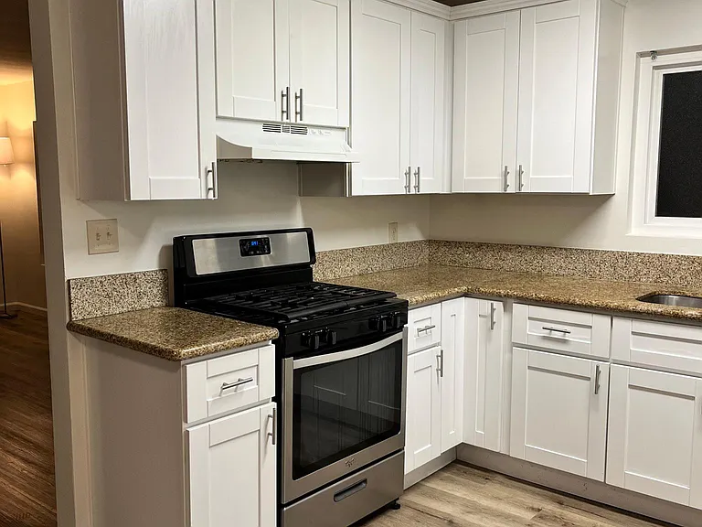 502 N Ditmar St #B — Photo 10