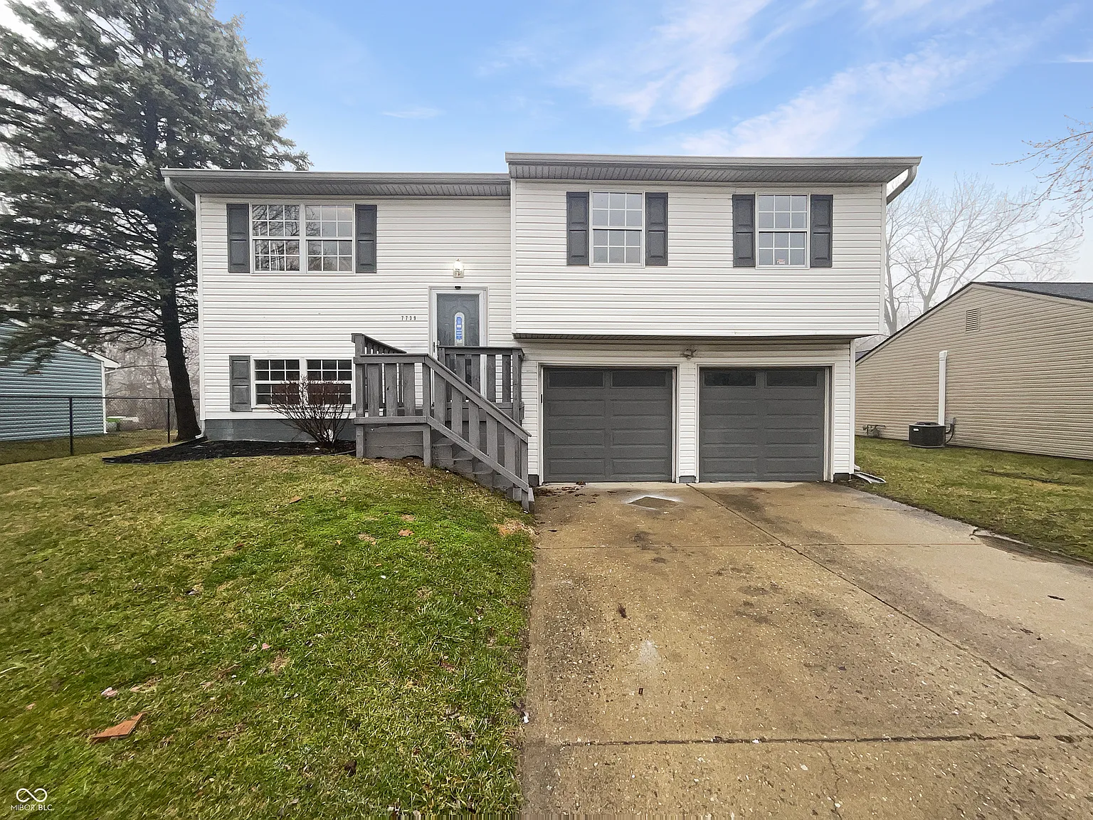 7739 Inverness Dr photo 1