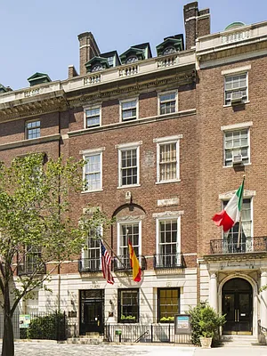 Sold by Sotheby's International Realty | media 5