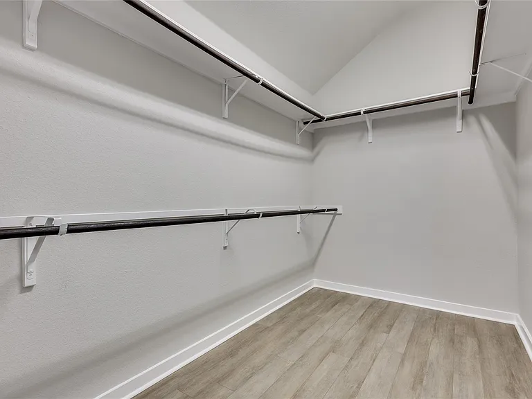 4318 Frankfurt Ln — Photo 26