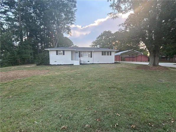 203 Duckworth Dr, Williamston, SC 29697