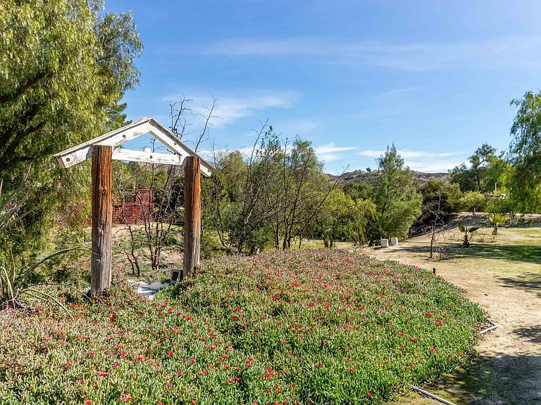 45491 Sage Rd — Photo 32