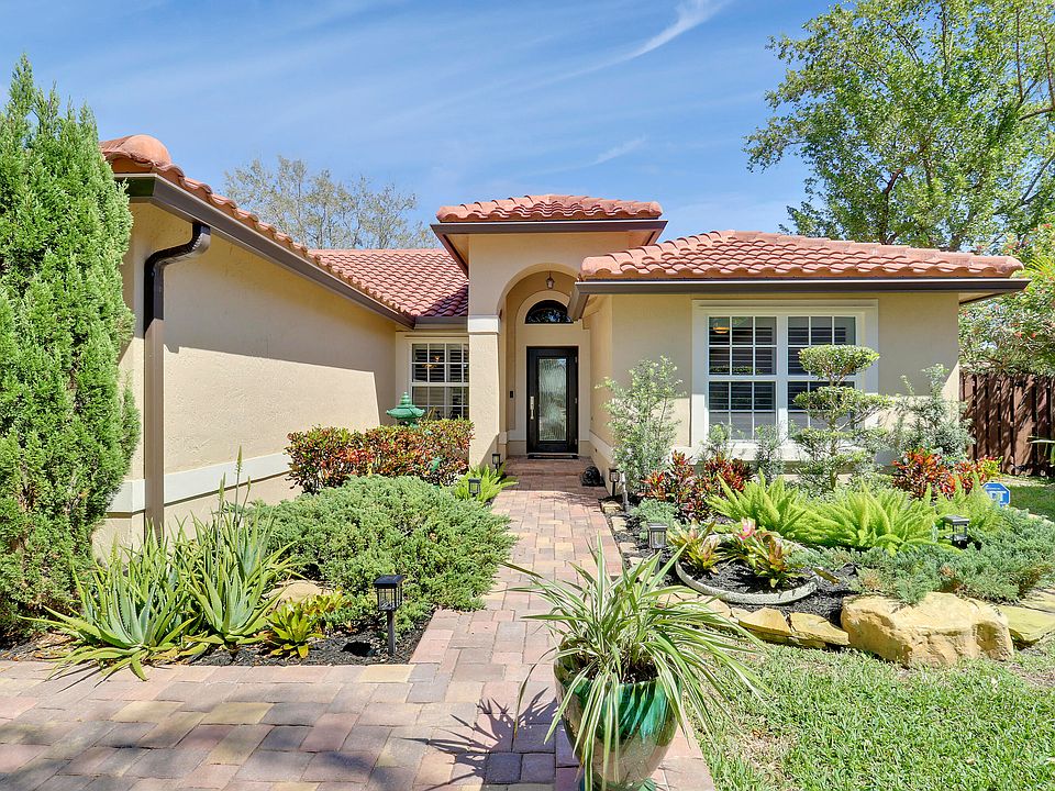 1st image of 7372 NW 45th Avenue