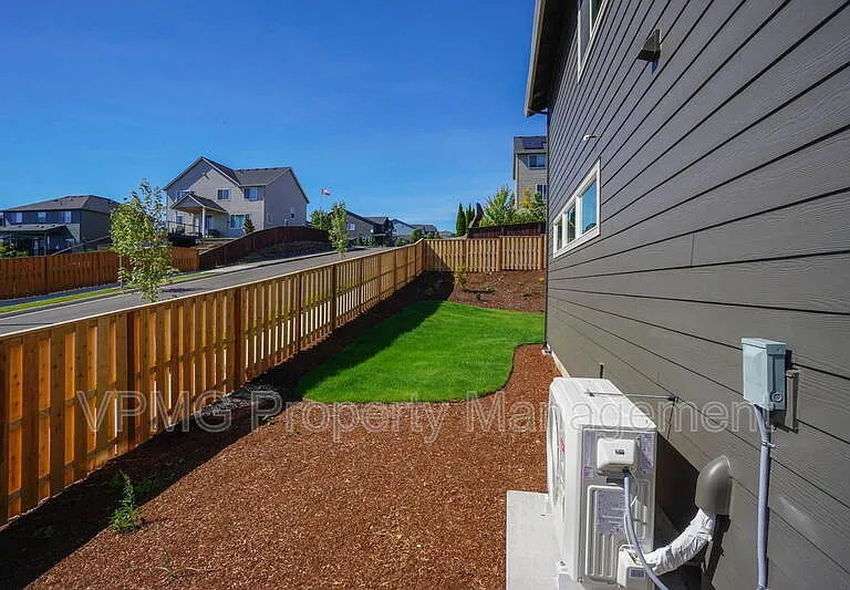 2331 E Otter Loop — Photo 32