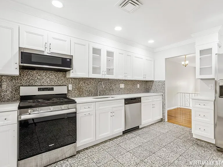 649 White Plains Rd — Photo 7