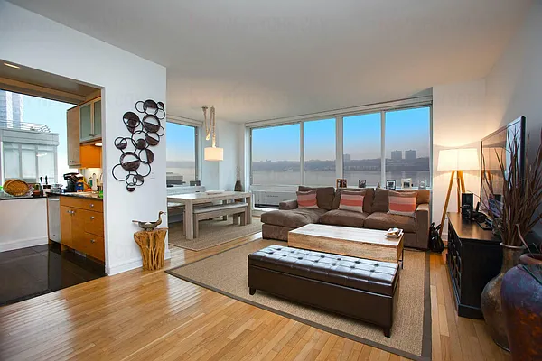 Rented by Keller Williams NYC | media 27