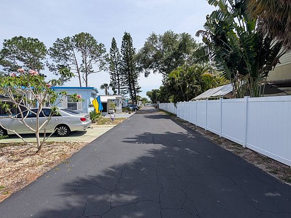 3rd image of 6978 46th Ave N #104