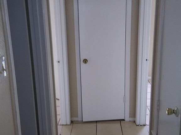 3rd image of 5850 Cliffdale Dr