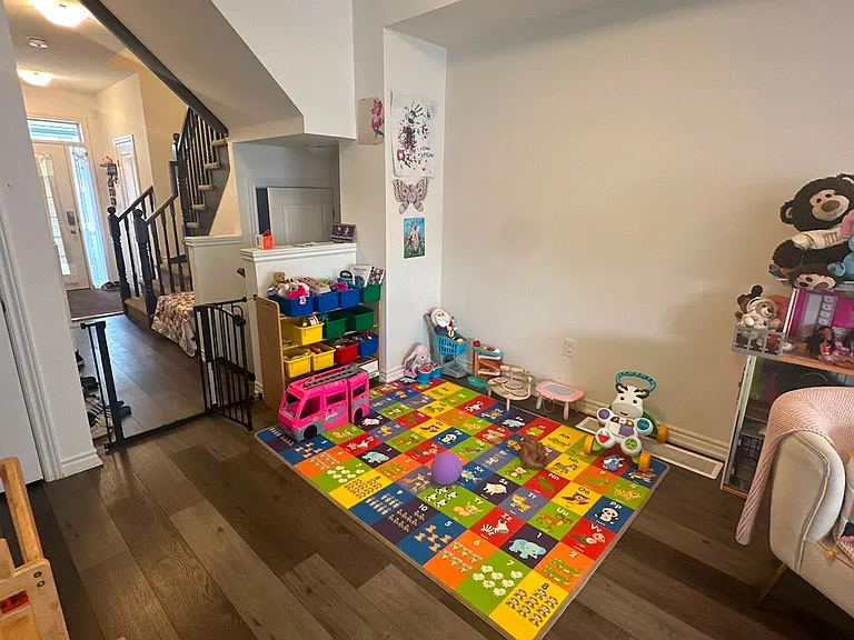 83 June Callwood Way — Photo 4