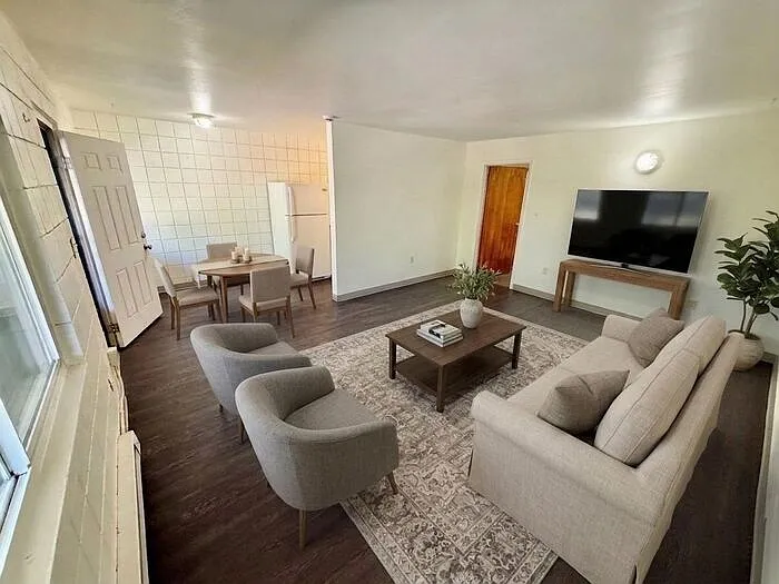 509 S Bryan Ave #12 — Photo 3