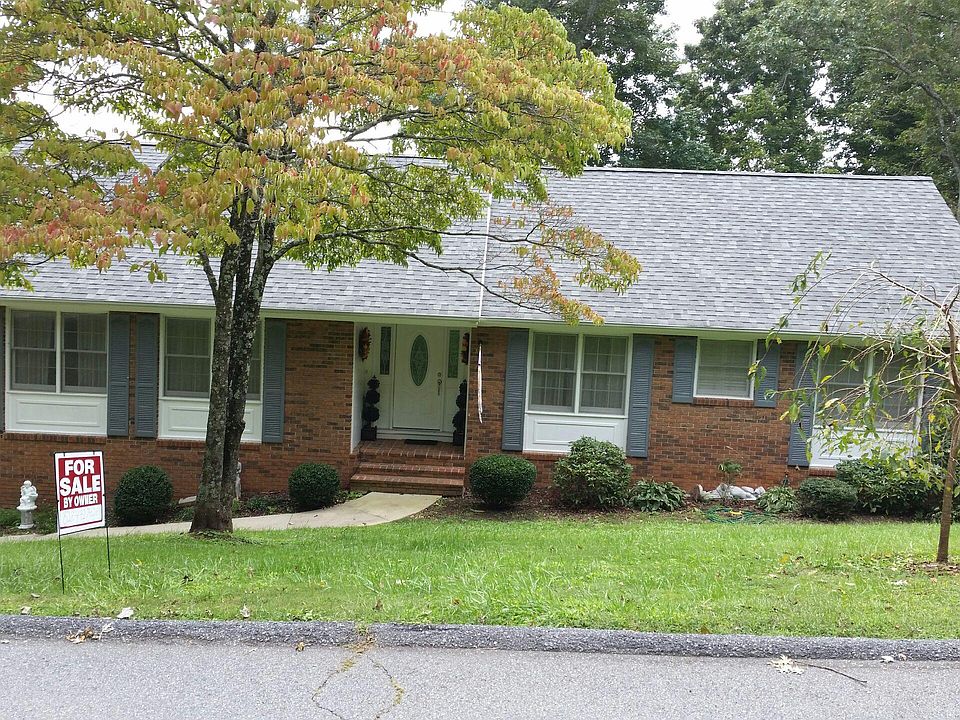 2nd image of 121 Pinecrest Dr