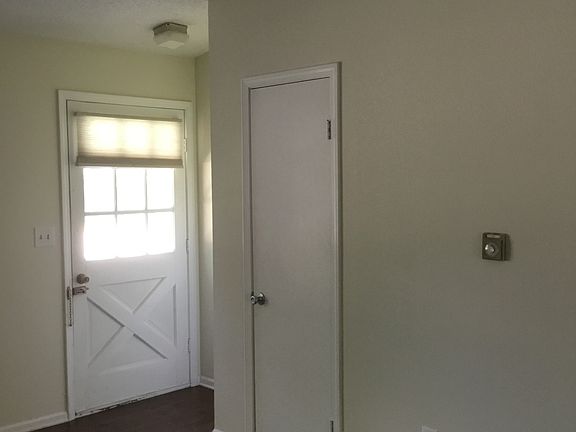 entrance way with coat closet