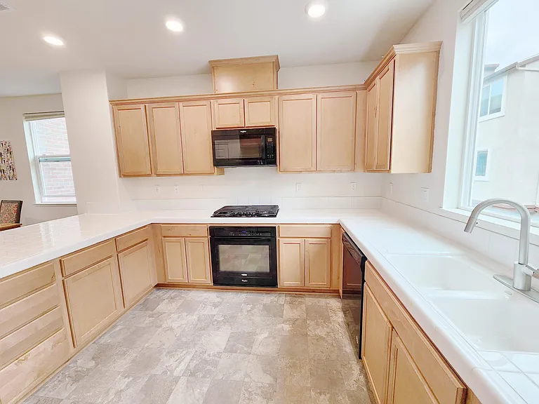 1025 Gabbiano Ln #1 — Photo 6