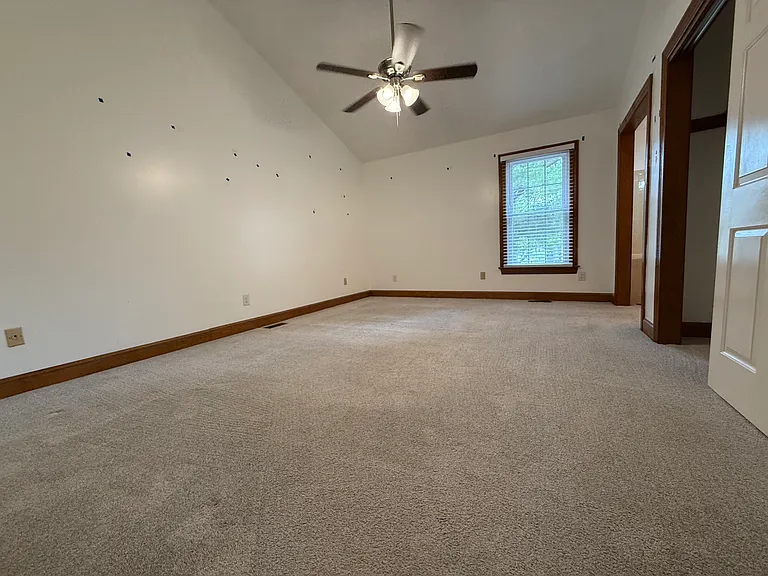 722 Lord Dunmore Dr — Photo 11