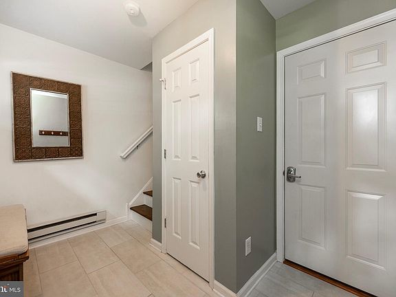 4th image of 322 Jefferson Ave #24