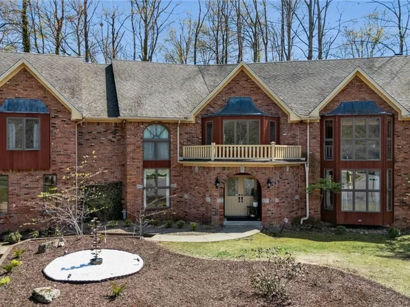 7 Deer Run Ct, Williamsville, NY 14221