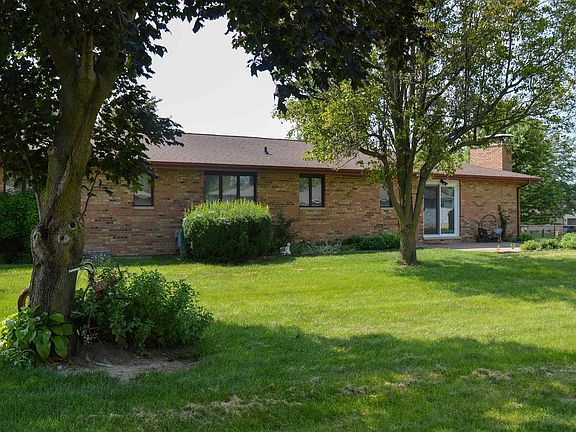 2nd image of 3835 Sequoia Dr
