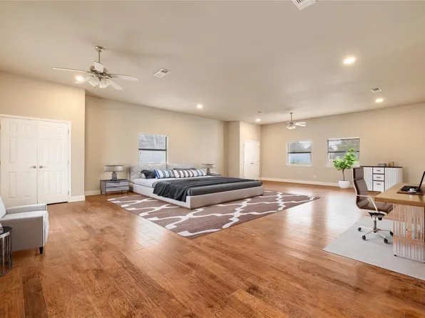 102 Bowie Cv, Lake Kiowa, TX 76240