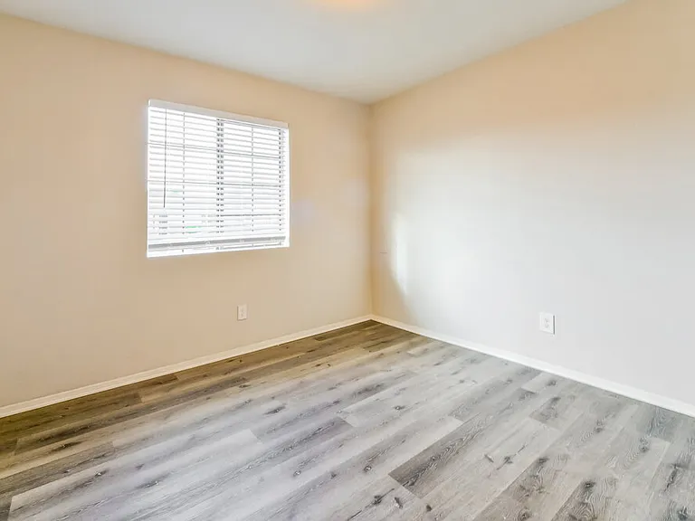 2641 E Isabella Ave — Photo 15