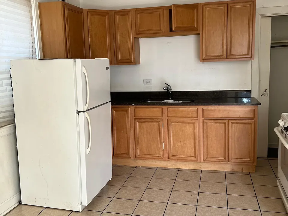 3023 S Broad St #1F