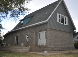 408 4th St W, Lemmon, SD 57638