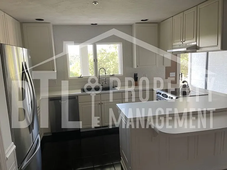 120 Oxford Ct #1 — Photo 10
