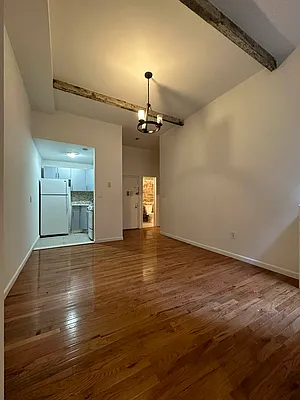 Rented by Shai Realty Management Inc | media 11