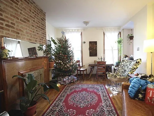 Rented by Simcha Halpert, LREB | media 12