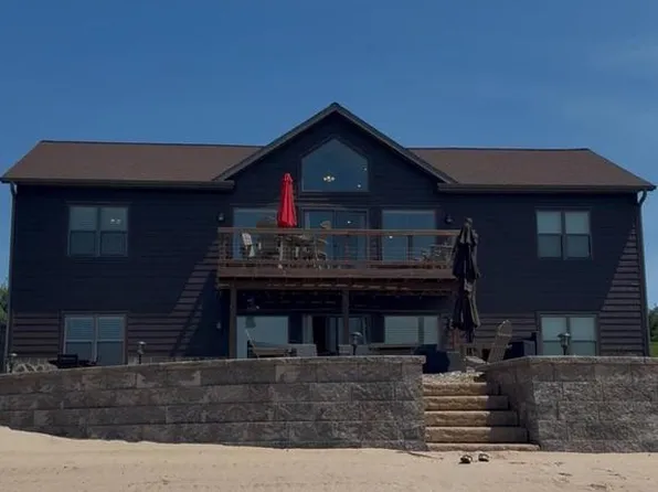 N8657 Lake Cabin DRIVE, New Lisbon, WI 53950