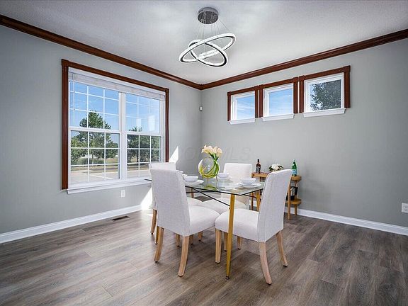4th image of 847 Admiral Dr