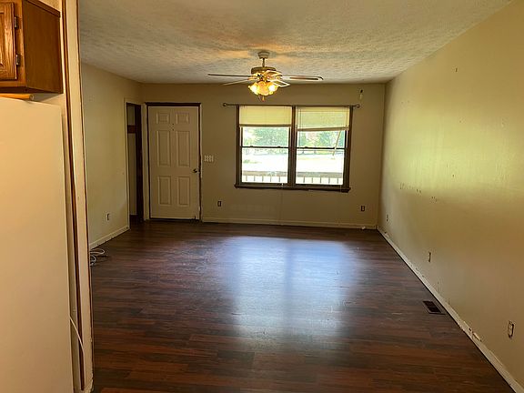 4th image of 140 Lakeview Dr