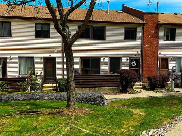 481 Country Club Ln, Pomona, NY 10970