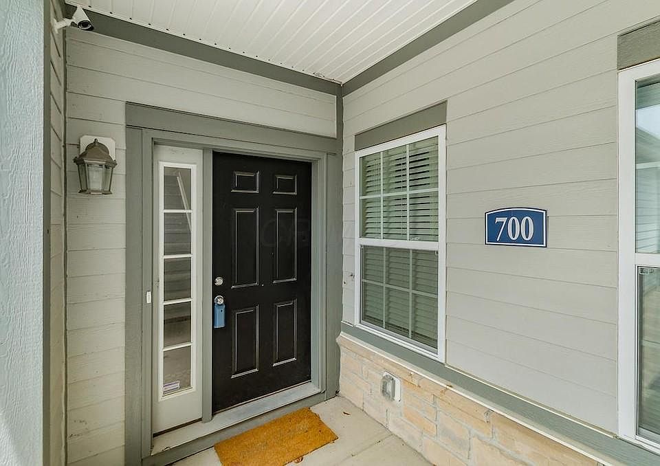 1st image of 700 Redwood Ln #700