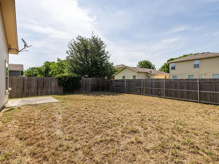 190 Quarter Ave — Photo 25