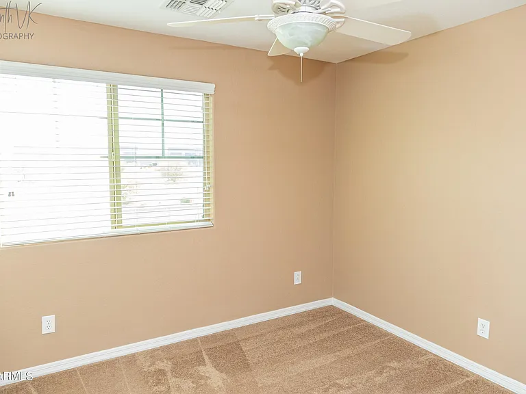 2162 W Scully Dr — Photo 16