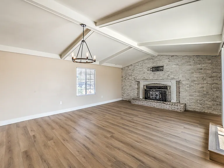 7477 Ullom Dr — Photo 21