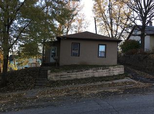 5505 Hickory St, Omaha, NE 68106