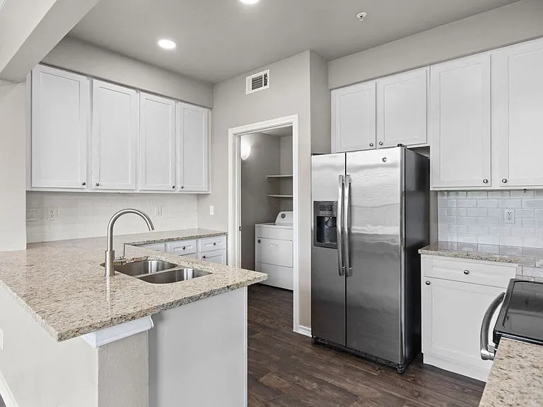 Waters Edge Apartments in Georgetown, TX