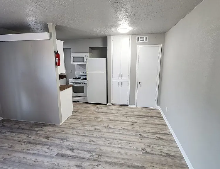 3414 Woodridge Dr #18 — Photo 6