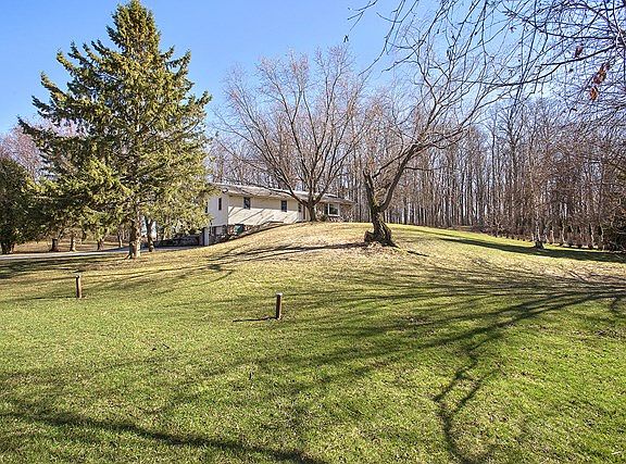 5th image of 6835 Edgewood Ct