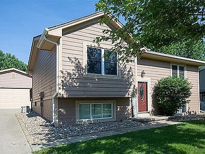 Front Entry/Sidewalk & Drive