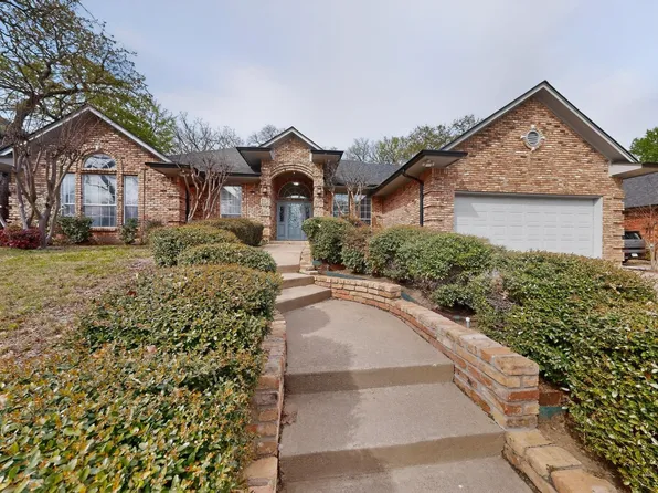 1405 Briar Dr, Bedford, TX 76022