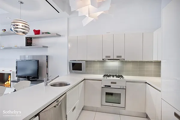 Sold by Sotheby's International Realty | media 21