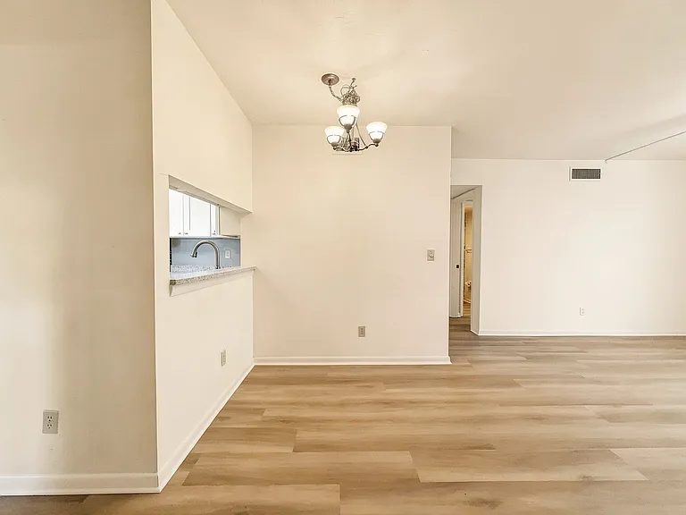 1701 Courtyard Way #105 — Photo 9