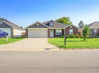 2322 Ridgeway Ln, Barling, AR 72923