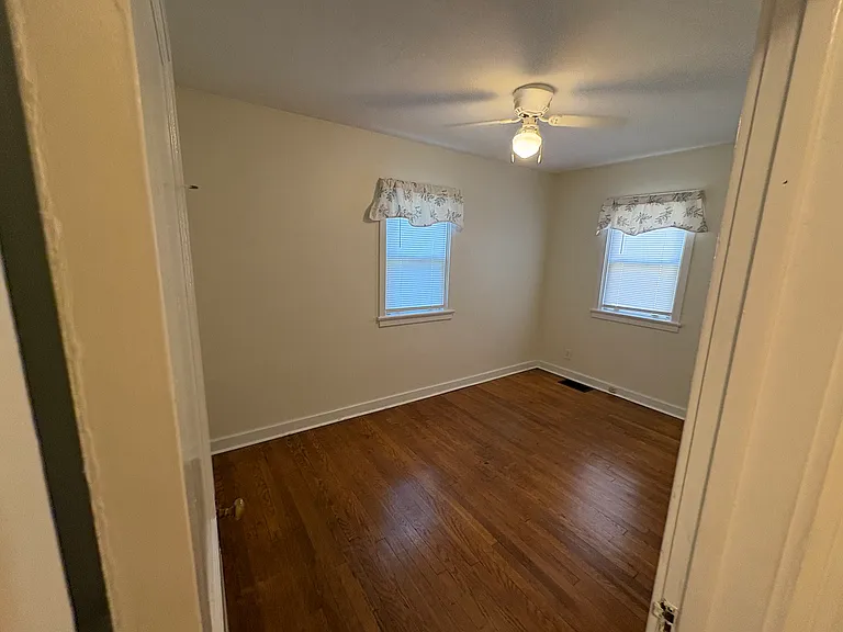 4928 Lancaster St — Photo 4