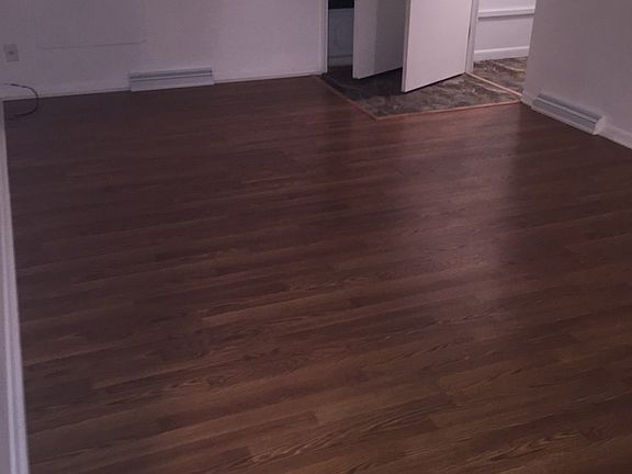 3rd image of 212 E Oak Cliff Ct APT 2