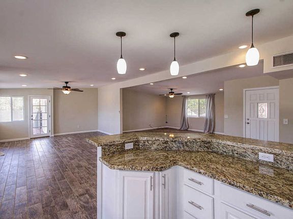 2nd image of 1260 W Camino Desierto