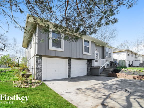 2nd image of 920 NE Sala Ln