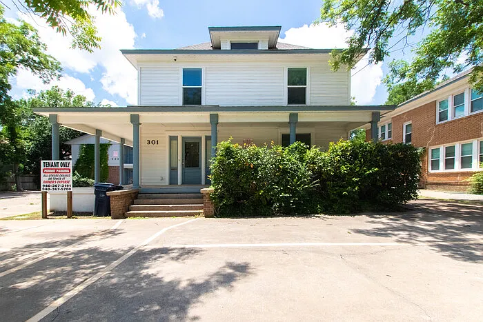 5 bed, 2.0 bath, 3800 sqft, $2,700 — Photo 2